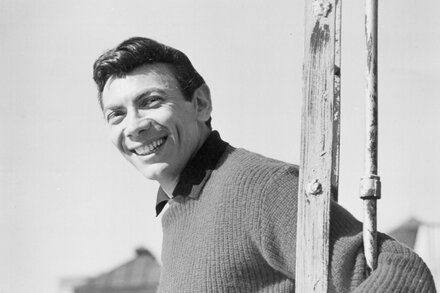 After more than a decade of hit records with his brothers, he found success as a solo performer and a star of the series “Daniel Boone.”
