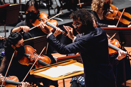 Jonathon Heyward will succeed Louis Langrée as music director of the center’s revered summer ensemble.