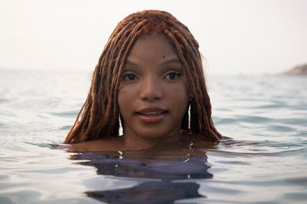 Rob Marshall narrates the “Under the Sea” sequence from his film, featuring Halle Bailey and Daveed Diggs.