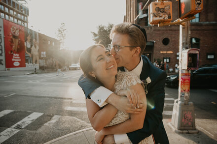 Abby Barr and Jed Feiman, two comedy writers who regularly riff off each other, also kept their wedding guests laughing.