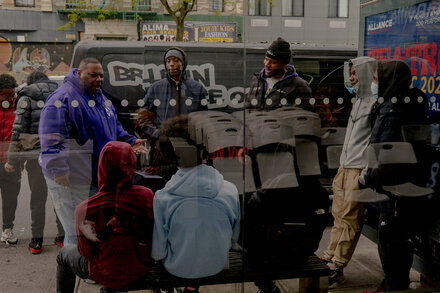 On a two-block stretch of Brownsville in April, the police stepped aside and let residents respond to 911 calls. It was a bold experiment that some believe could redefine law-enforcement in New York City.