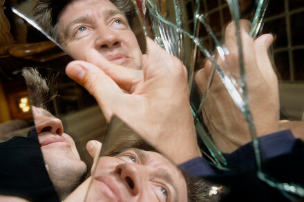 A documentary explores how “The Wizard of Oz” figures into the director David Lynch’s surreal filmography.