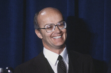 Mr. Watt once declared that Interior Department policies over years had swung too far toward conservation under the influence of “environmental extremists.”
