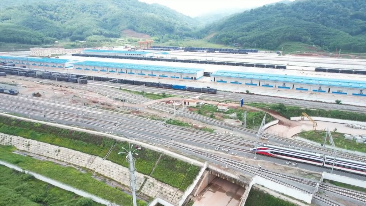 China-Laos Railway records passengers over 25000 borders