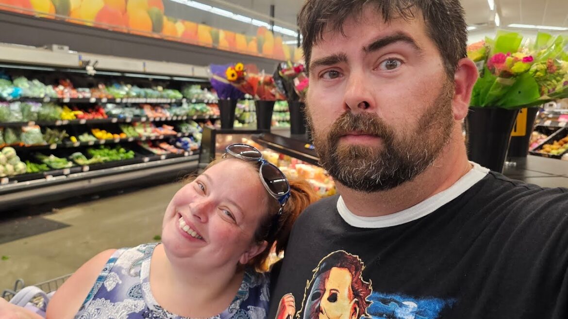 Wild shopping at Walmart !! Get a lot of food! Daily blog!